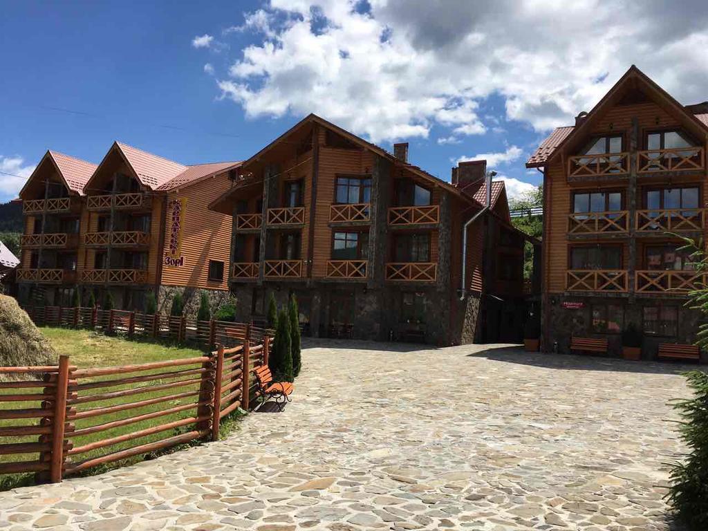 בוקובל Karpatski Zori Hotel מראה חיצוני תמונה